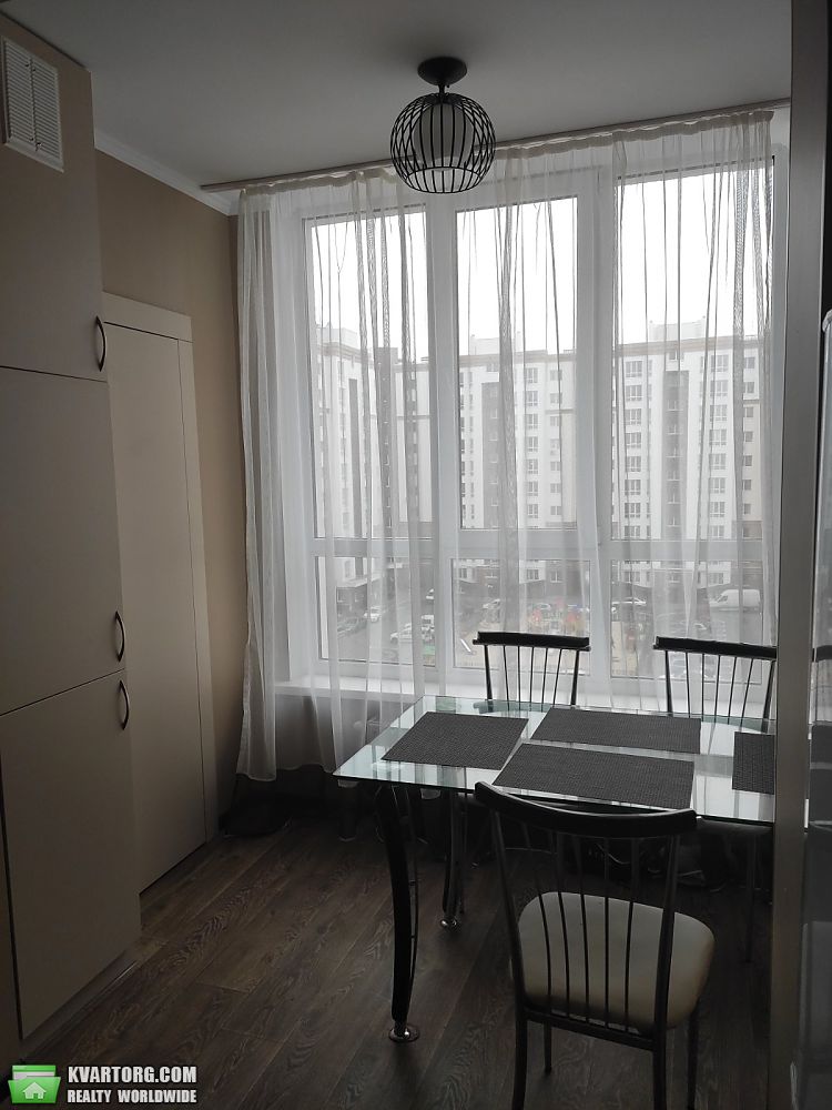 Rent out 1-room apartment. Киев, Героев Небесной Сотни — photo 1
