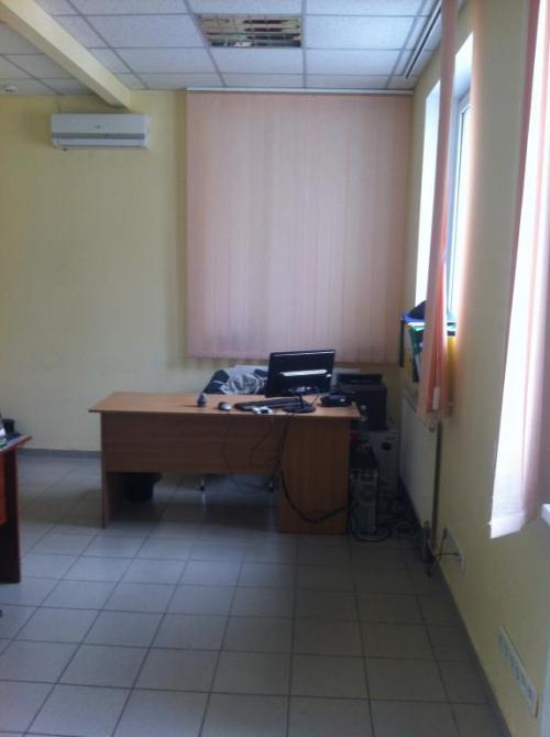 Rent out office. Киев, Межигорская — photo 1