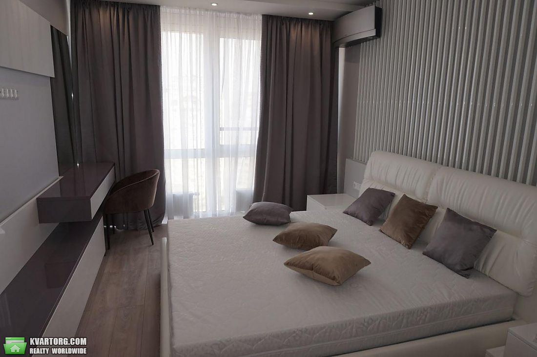 Rent out 3-room apartment. Киев,  Златоустовская — photo 4