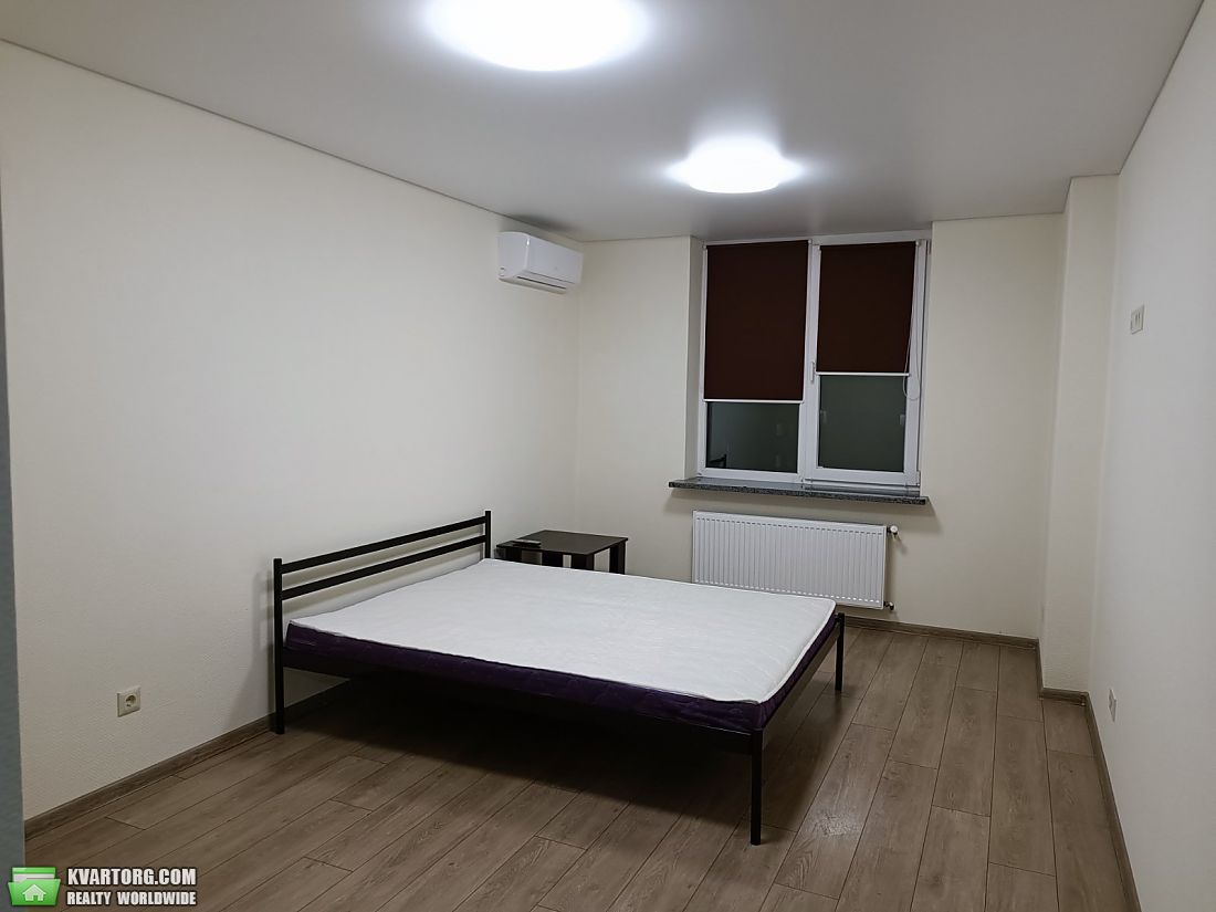 Rent out 1-room apartment. Киев, Бархатная — photo 4