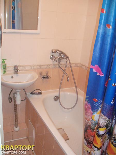 Rent out 2-room apartment. Киев,  Борщаговская — photo 5