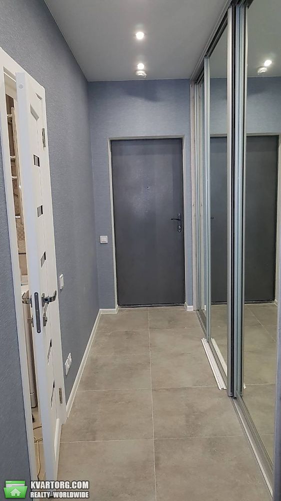 Rent out 1-room apartment. Киев, Каменская — photo 7