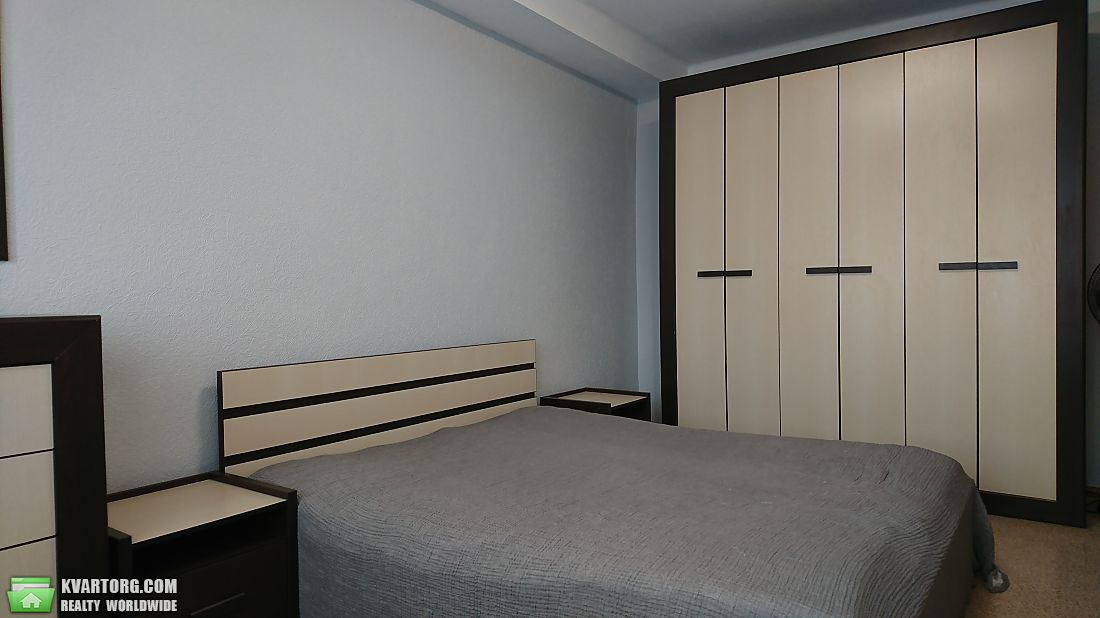Rent out 2-room apartment. Киев, Курбаса Леся — photo 1