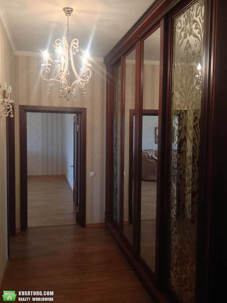 Rent out 2-room apartment. Киев,  Щорса — photo 6