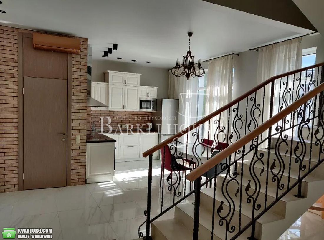 Rent out 3-room apartment. Киев, Дегтярная — photo 1