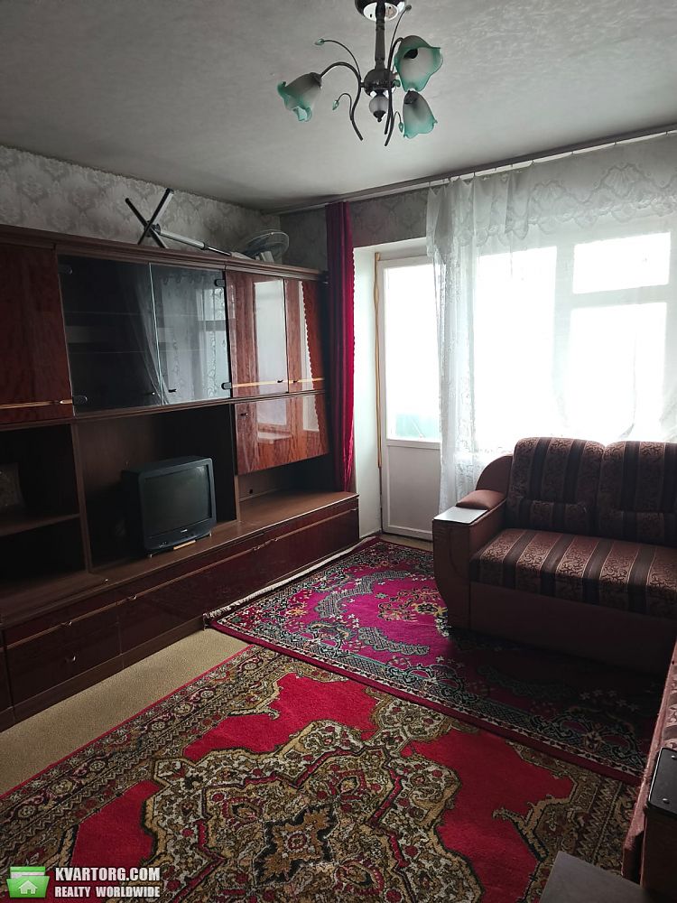 Rent out 1-room apartment. Киев,  Набережно-Корчеватская — photo 1