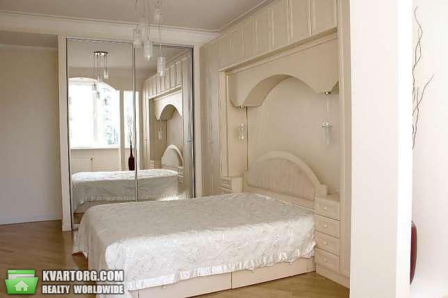 Rent out 3-room apartment. Киев,  Павловская — photo 8