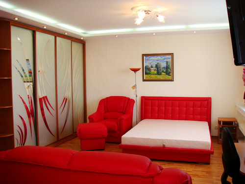 Rent out 1-room apartment. Киев,  Днепровская наб — photo 1