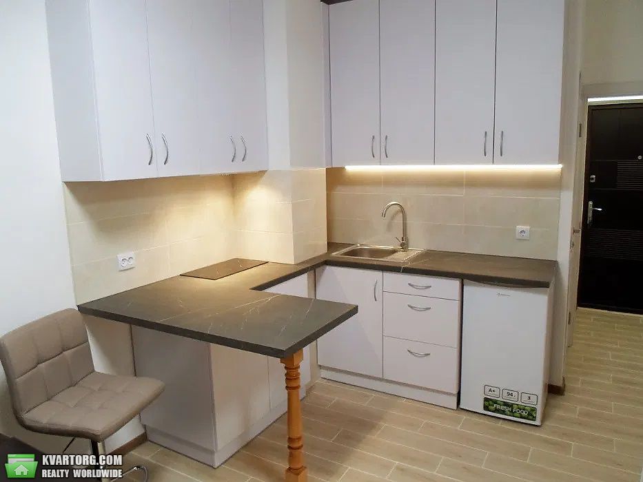 Rent out 1-room apartment. Львов, Чорновола — photo 5
