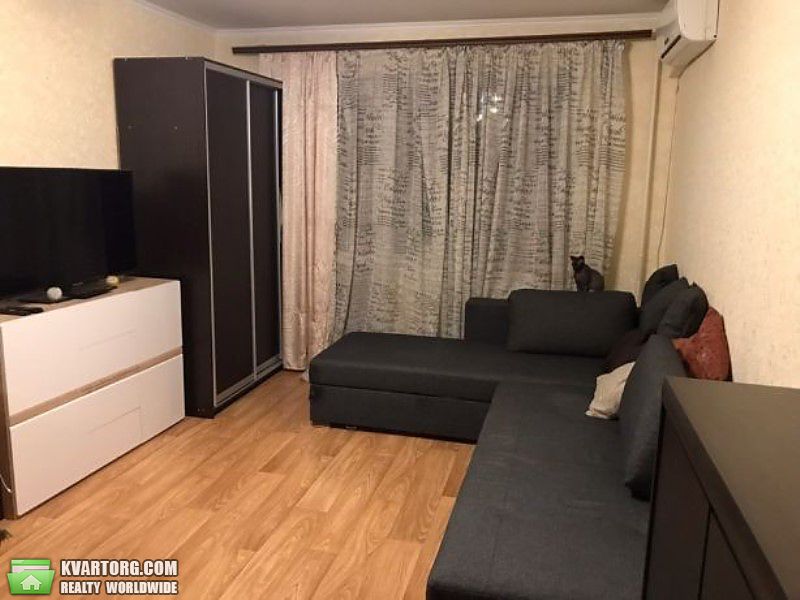 Sell 2-room apartment. Киев,  Маяковского пр — photo 1