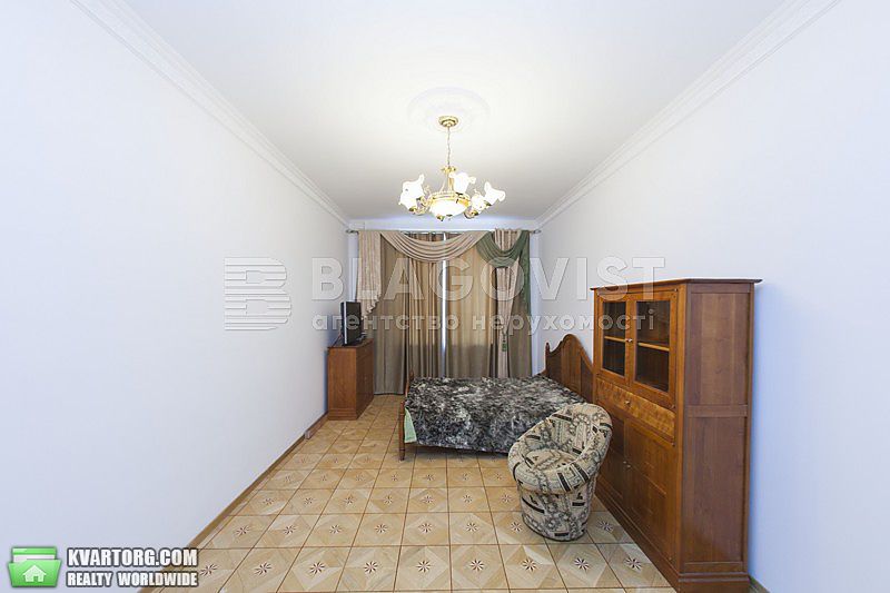 Rent out 2-room apartment. Киев,  Героев Обороны — photo 3