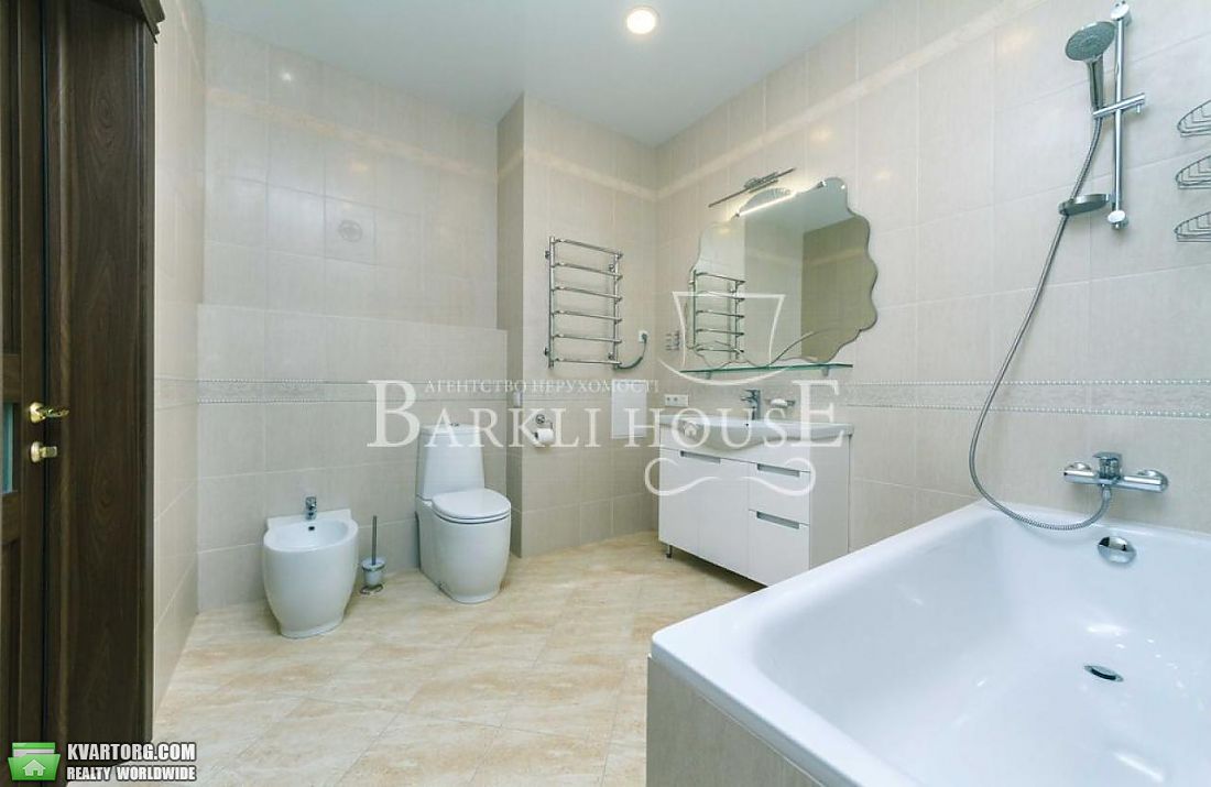 Rent out 4-room apartment. Киев,  Соломенская — photo 8