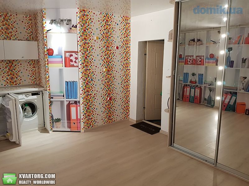 Rent out 1-room apartment. Киев, Волынская — photo 7