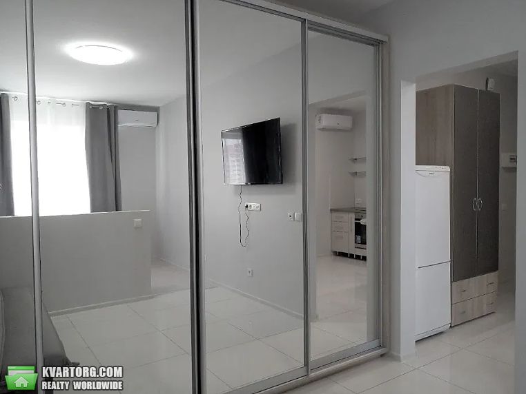 Rent out 1-room apartment. Киев,  Чавдар — photo 7
