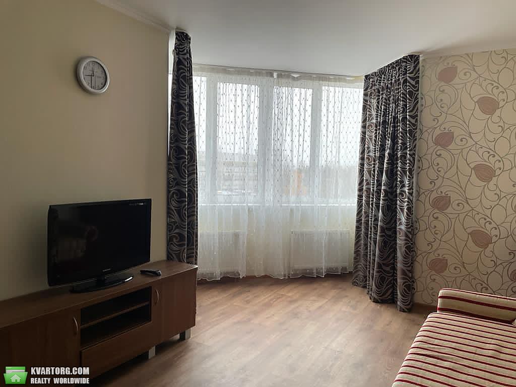 Rent out 1-room apartment. Киев,  Трутенко — photo 3