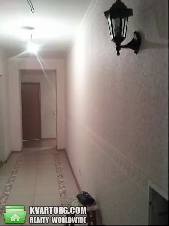 Rent out 3-room apartment. Киев,  Алма-Атинская — photo 1