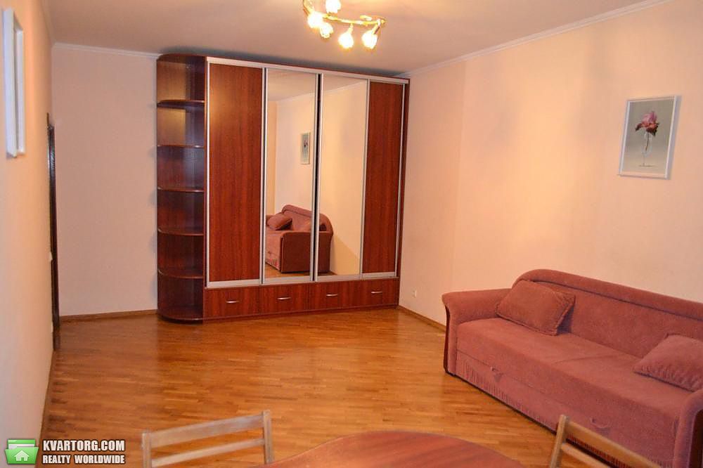 Rent out 4-room apartment. Киев,  Жилянская — photo 5
