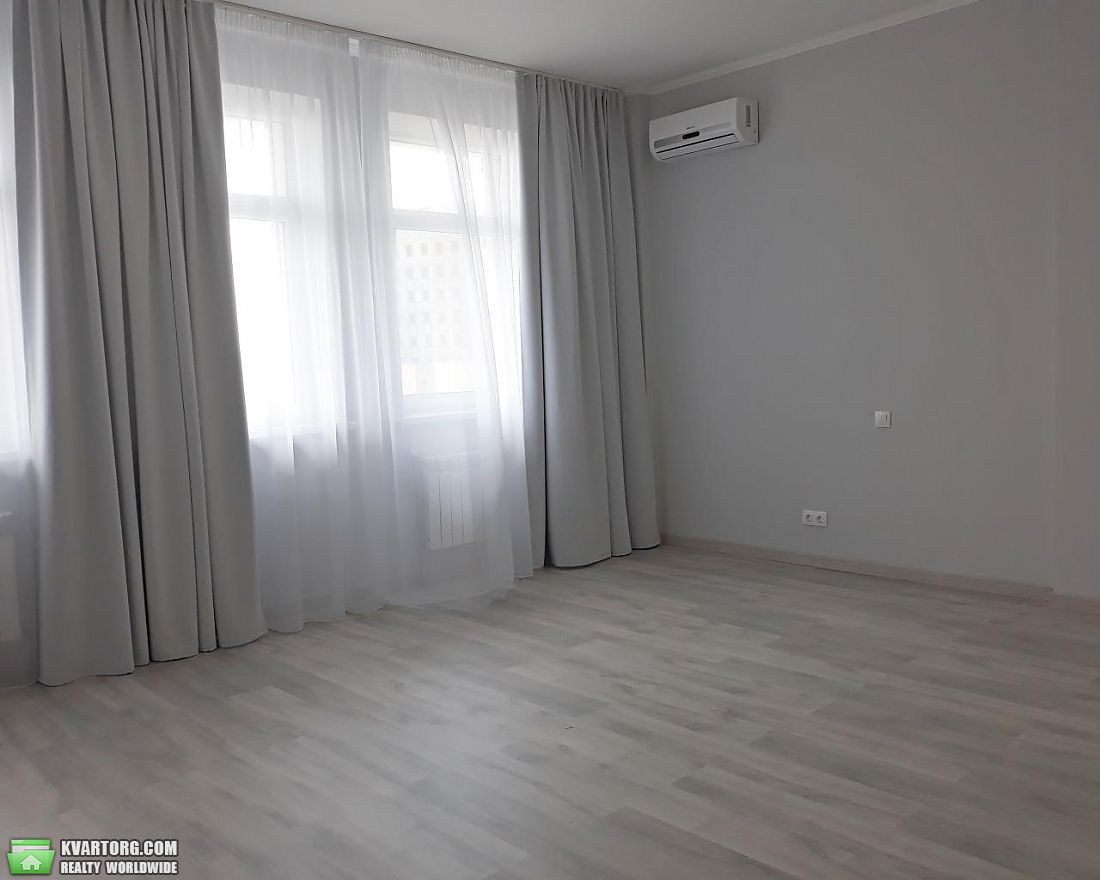 Rent out 4-room apartment. Киев,  Тургеневская — photo 8