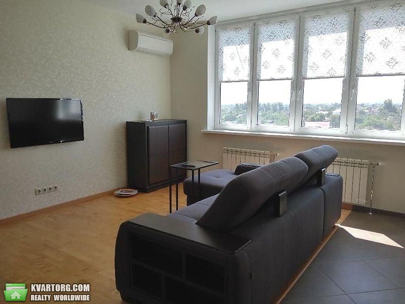 Rent out 2-room apartment. Киев,  Чавдар — photo 1
