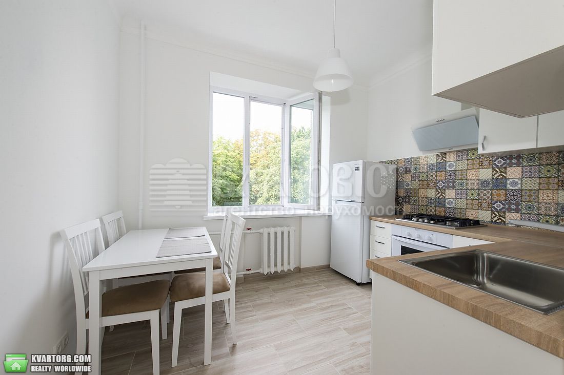 Rent out 1-room apartment. Киев,  Печерский спуск — photo 4
