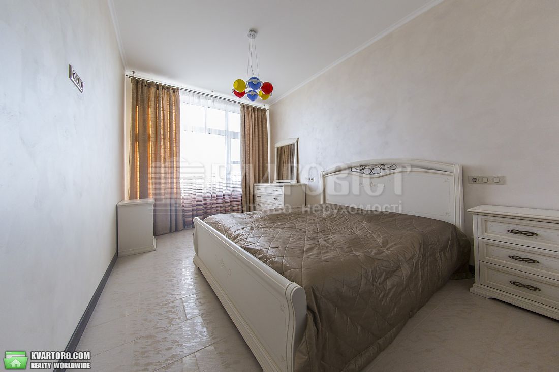 Rent out 2-room apartment. Киев,  Шамрыло — photo 5