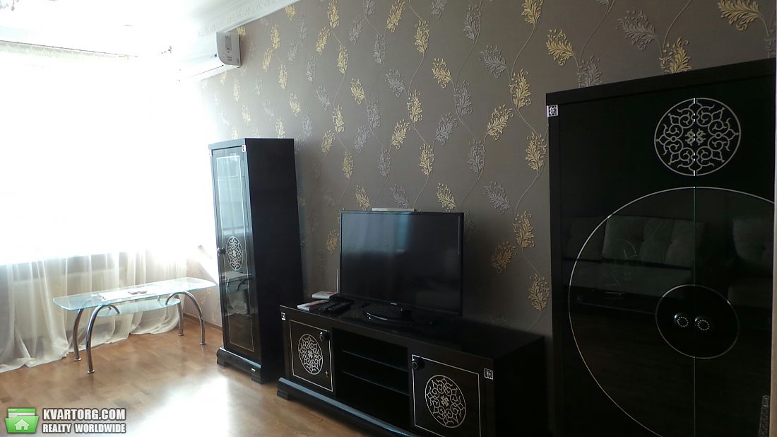 Rent out 2-room apartment. Киев,  Днепровская наб — photo 5