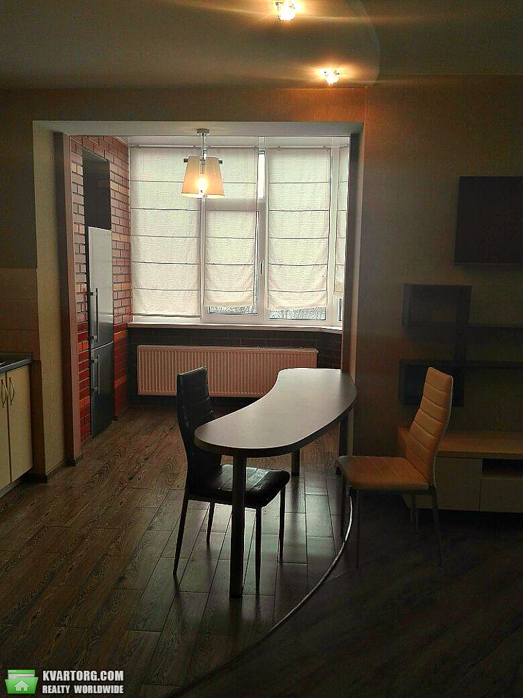 Rent out 2-room apartment. Киев,  Ревуцкого — photo 3