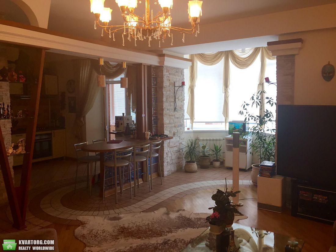 Rent out 3-room apartment. Киев,  Верхний Вал — photo 9