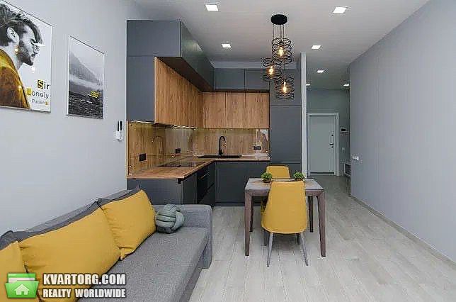 Rent out 2-room apartment. Киев,  Саперное поле — photo 3