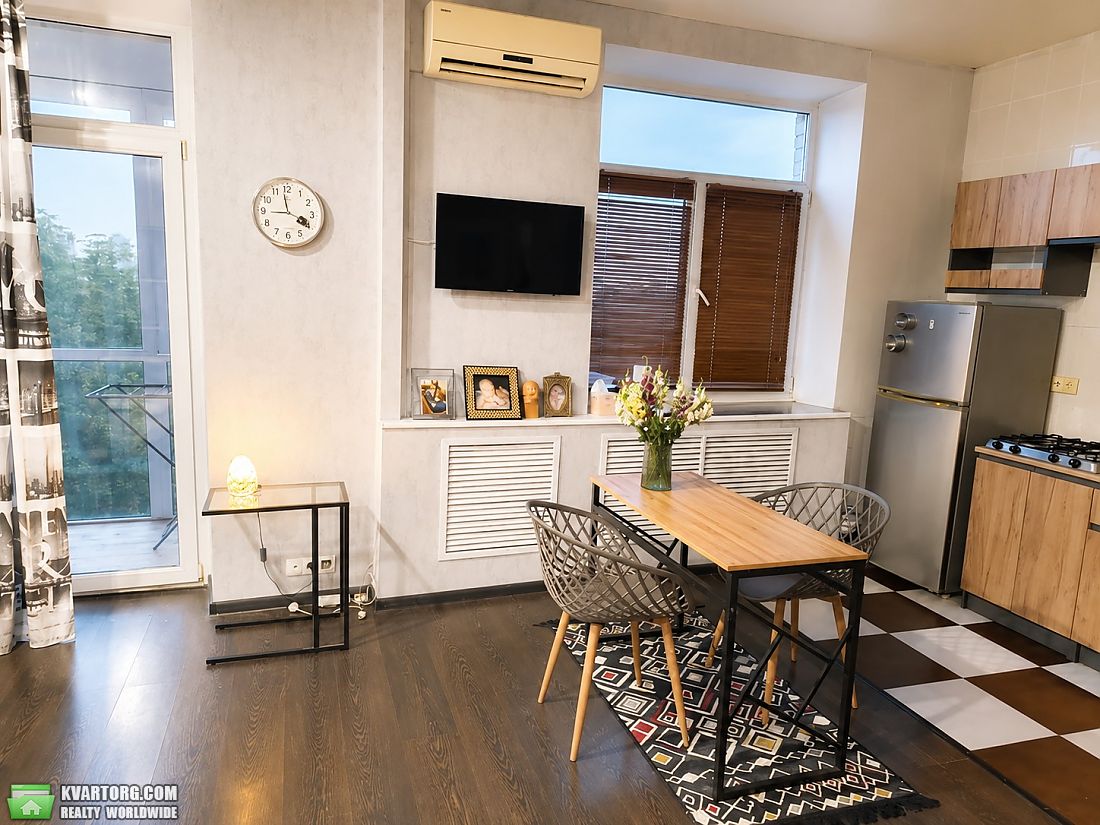 Rent out 1-room apartment. Киев, Уманская — photo 2