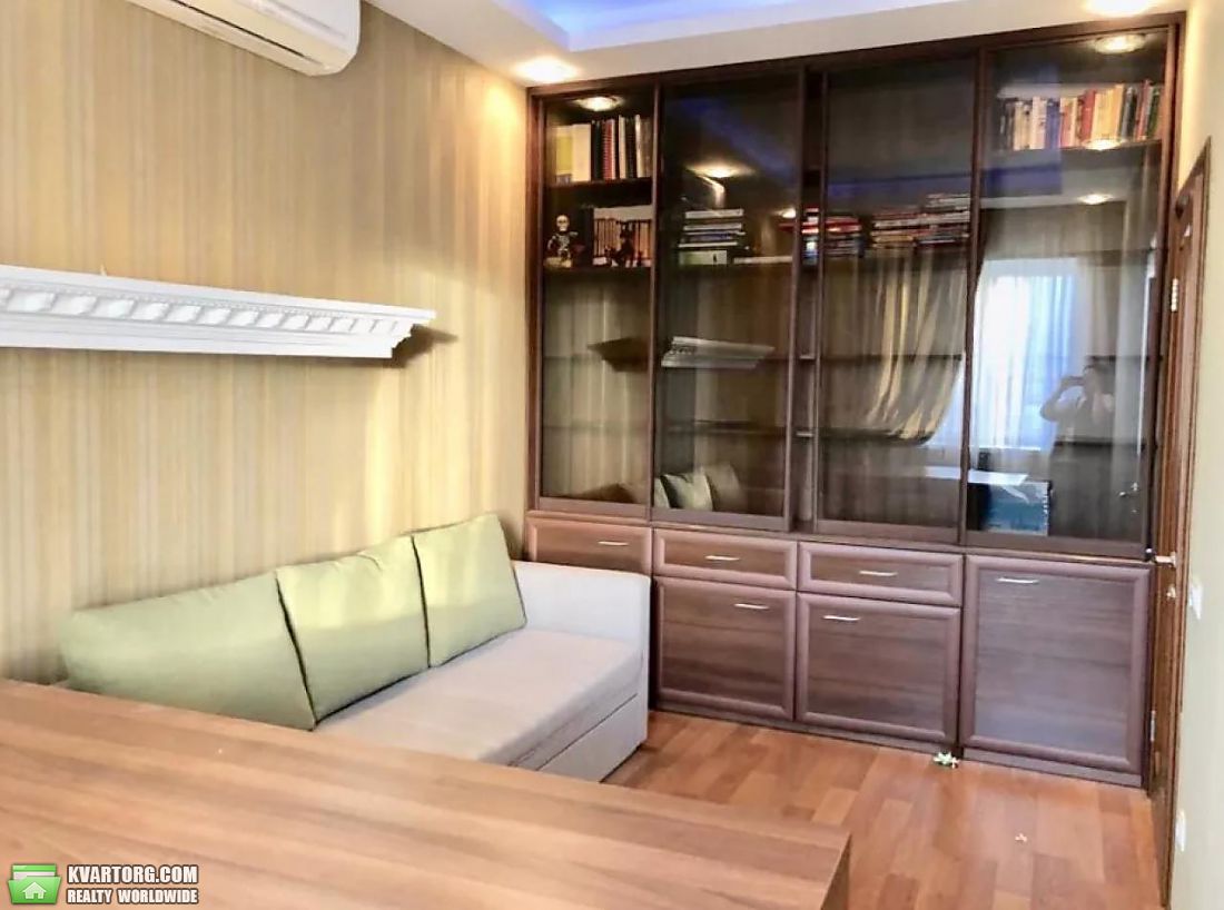 Rent out 4-room apartment. Киев,  Черновола — photo 9