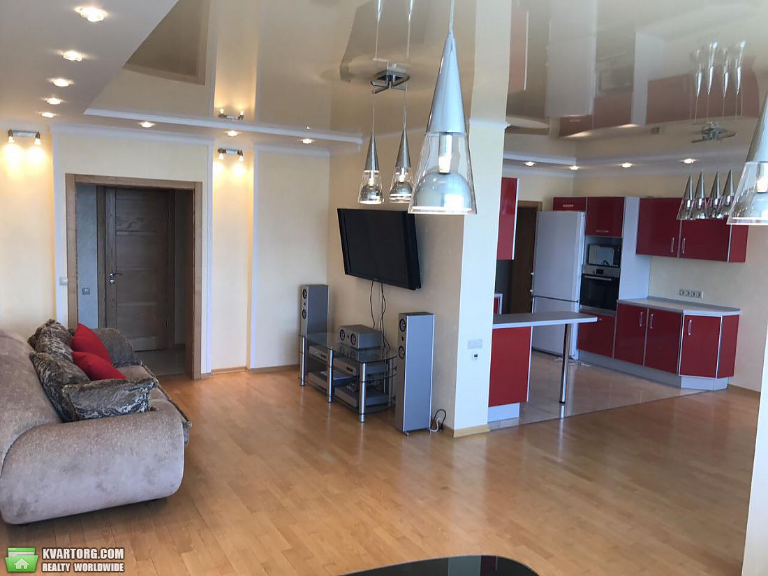 Rent out 4-room apartment. Киев,  Львовская — photo 4