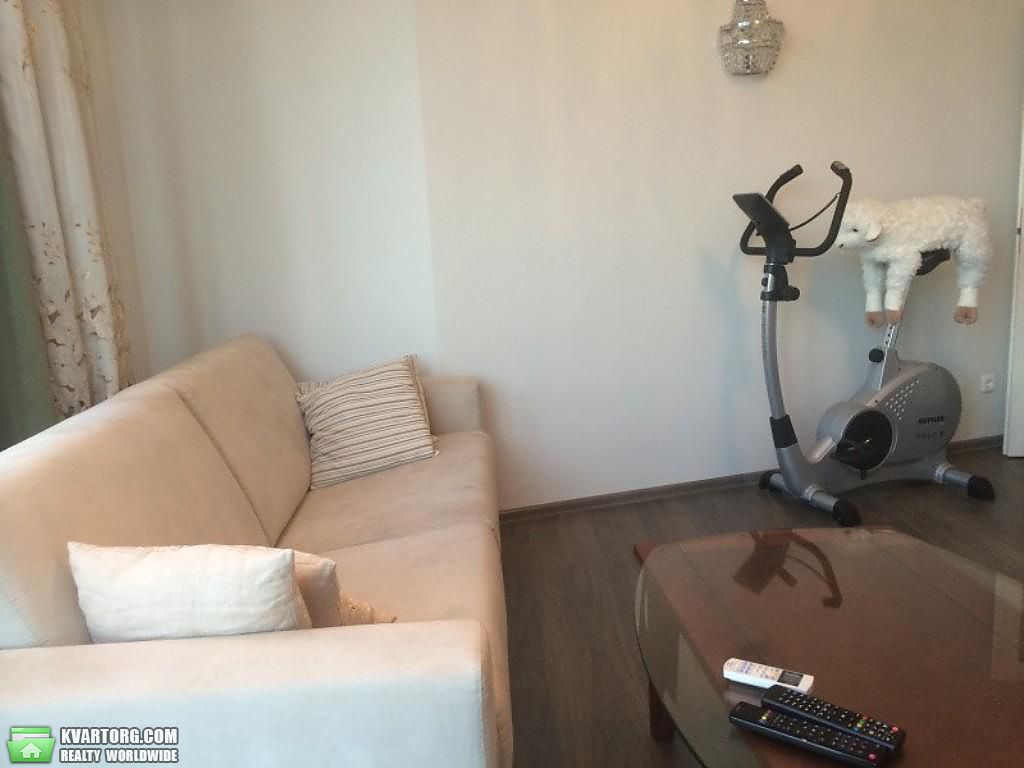 Rent out 2-room apartment. Киев,  Драгомирова — photo 3