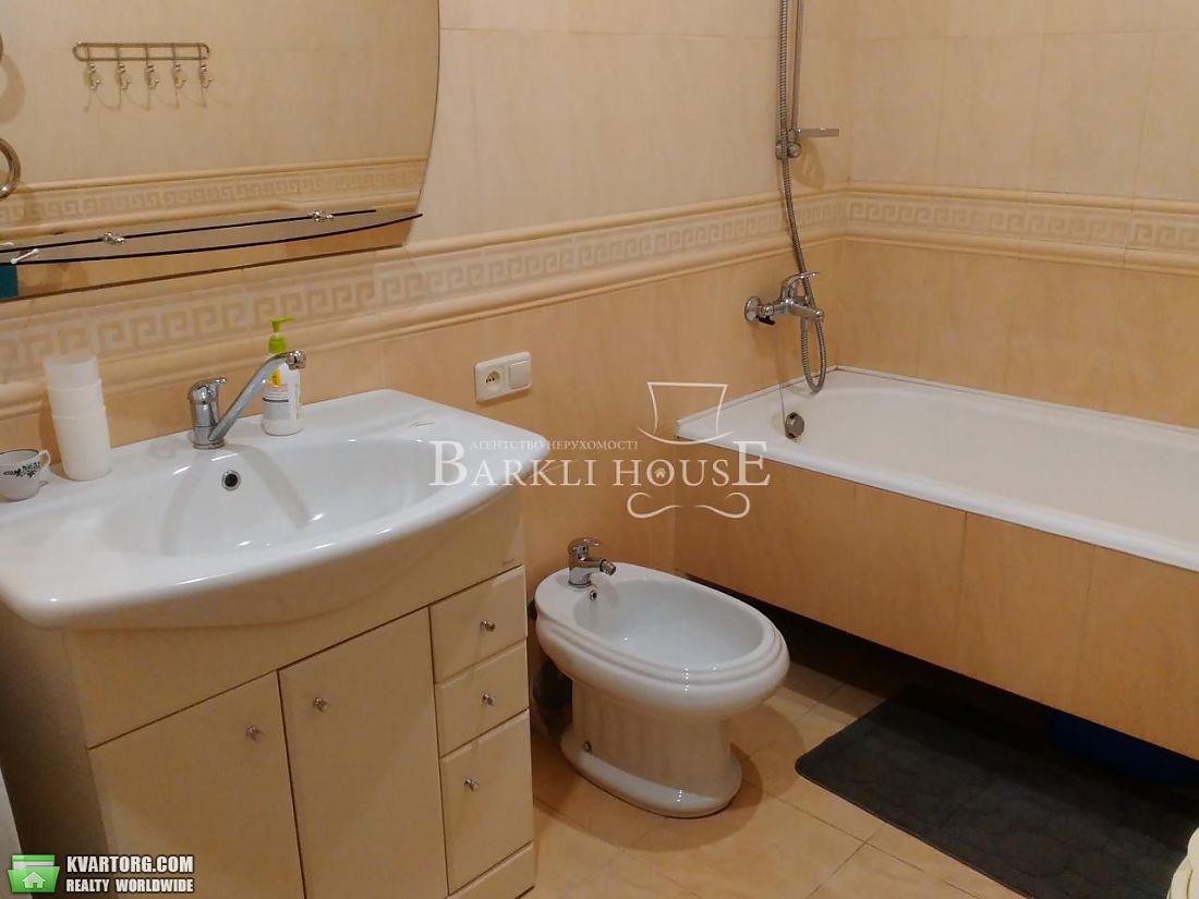 Rent out 3-room apartment. Киев,  Туровская — photo 9