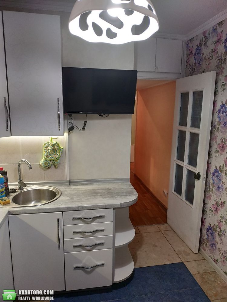 Rent out 1-room apartment. Киев, Шептицкого — photo 1