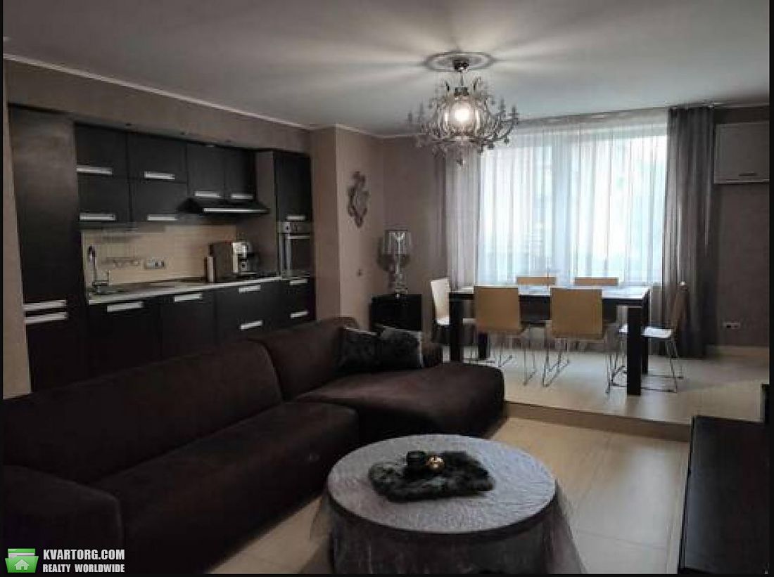 Rent out 3-room apartment. Киев,  Окипной — photo 1