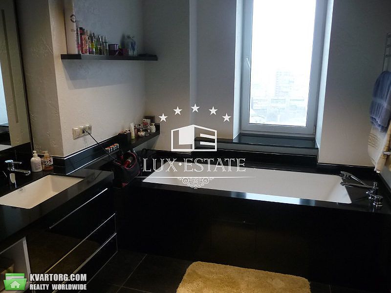 Rent out 3-room apartment. Киев,  Сечевых Стрельцов — photo 3
