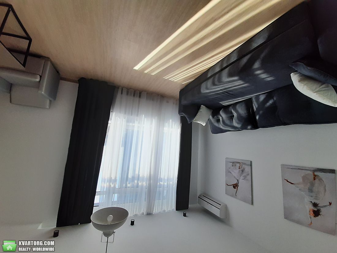 Rent out 2-room apartment. Киев, ул. Никольско-Слободская — photo 1