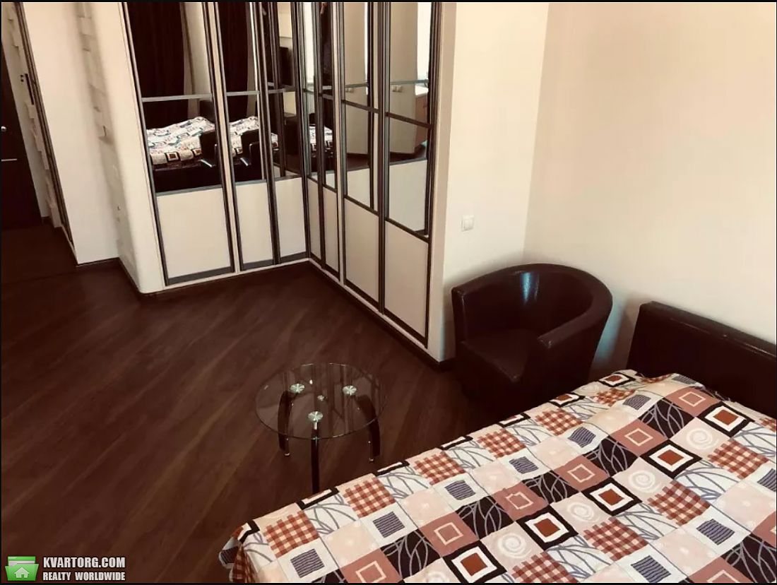 Rent out 1-room apartment. Киев, Герое Сталинграда — photo 6