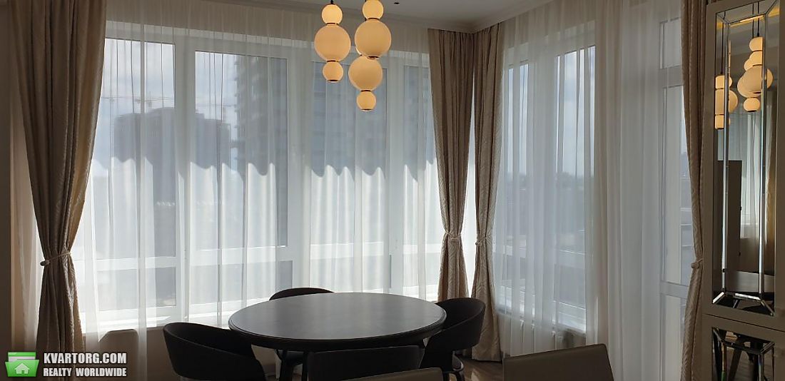 Rent out 2-room apartment. Киев, Деловая — photo 7