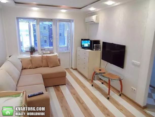 Rent out 1-room apartment. Киев, Строителей — photo 1