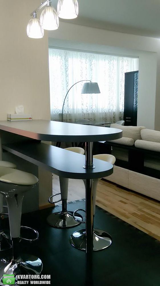 Rent out 4-room apartment. Киев,  Старонаводницкая — photo 3