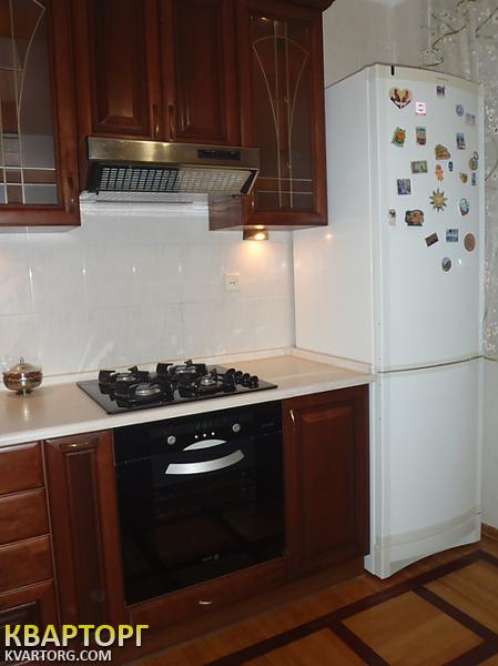 Rent out 3-room apartment. Киев,  Приречная — photo 9