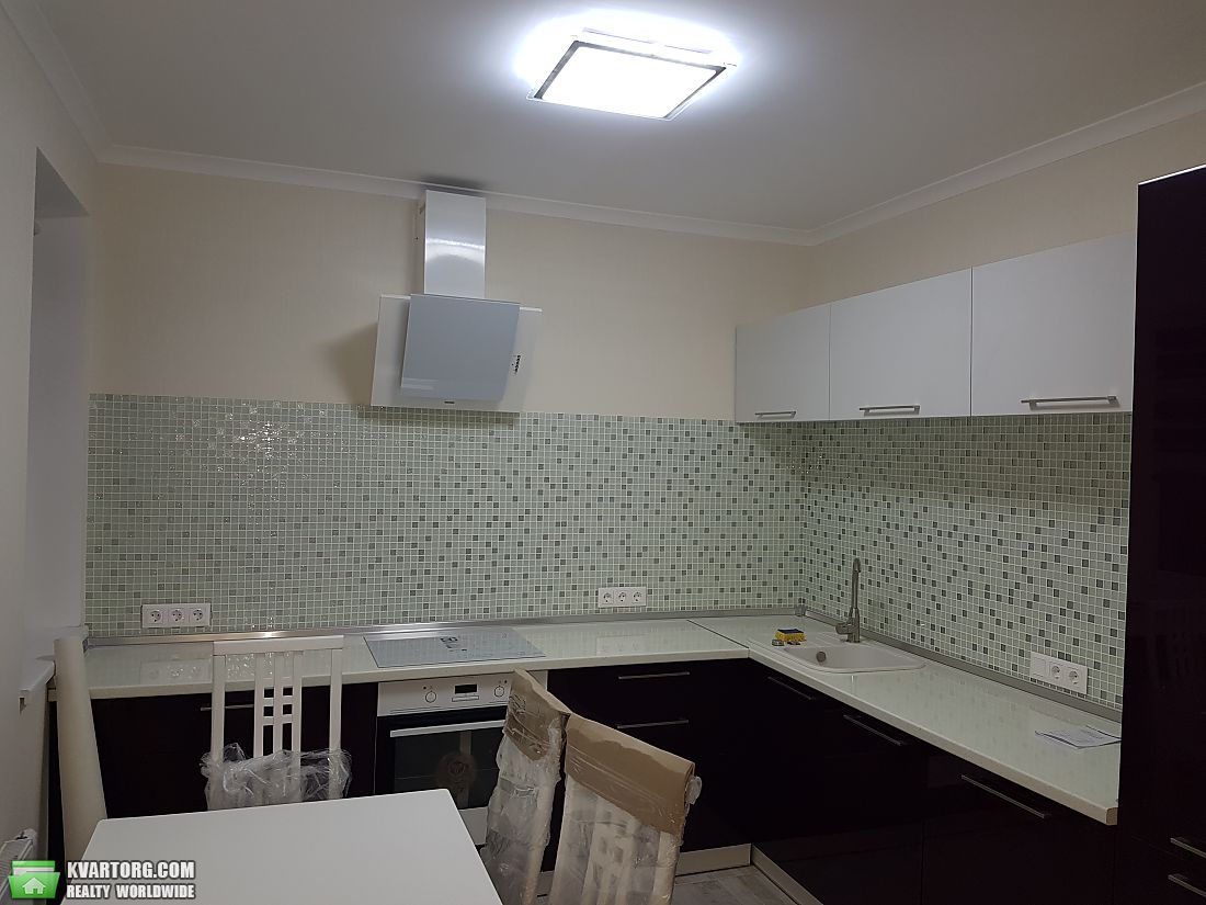 Rent out 1-room apartment. Киев, Харьковское  шоссе — photo 1
