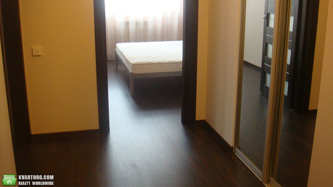 Rent out 2-room apartment. Киев,  Майорова — photo 1