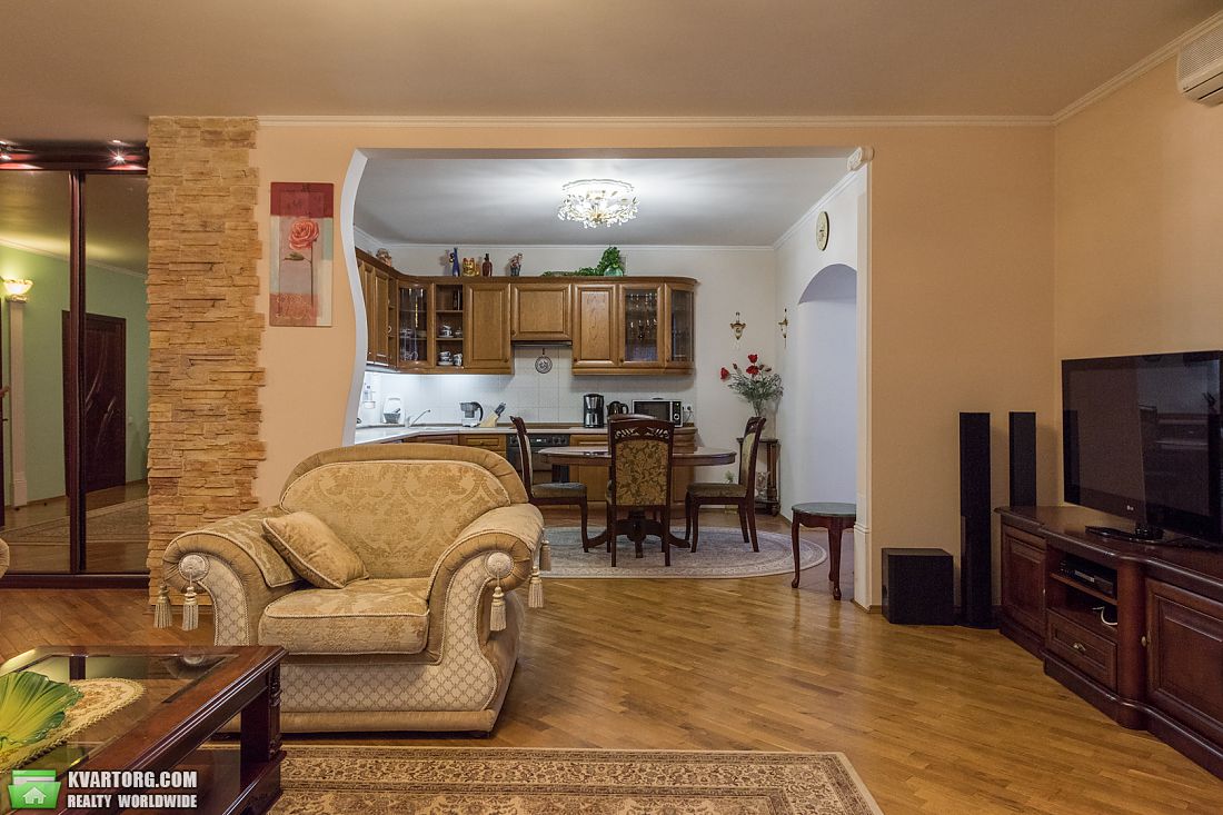 Rent out 3-room apartment. Киев,  Вузовская — photo 2