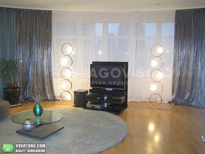 Sell 4-room apartment. Киев,  Старонаводницкая — photo 1