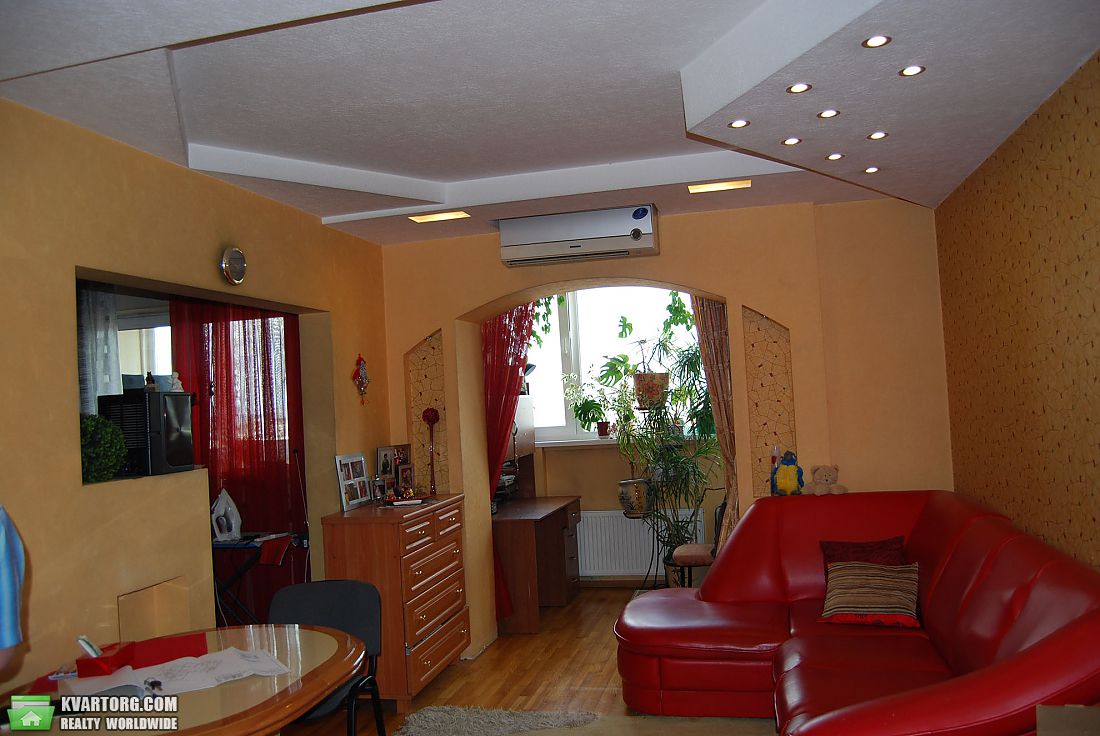 Sell 4-room apartment. Киев,  Харьковское шоссе — photo 1