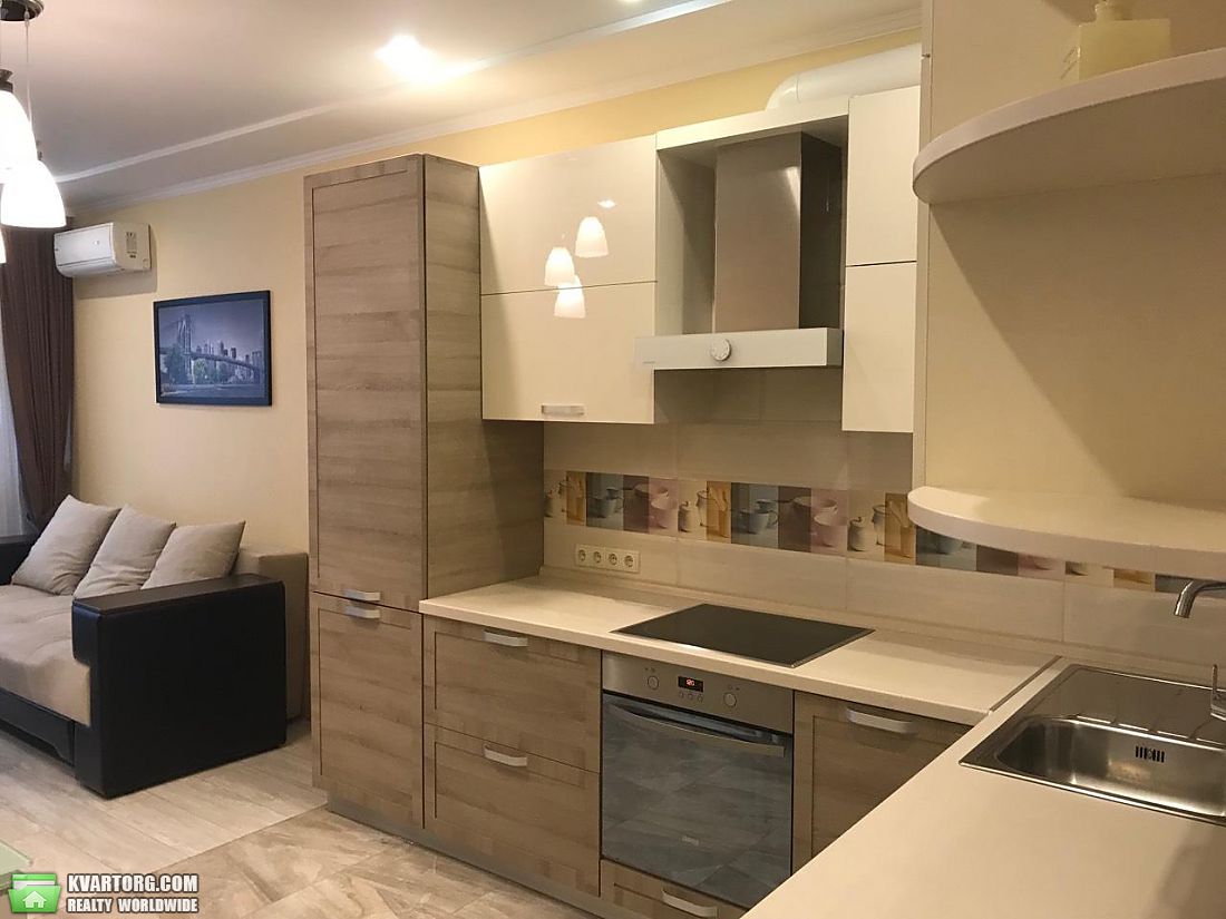 Rent out 2-room apartment. Киев,  Златоустовская — photo 1