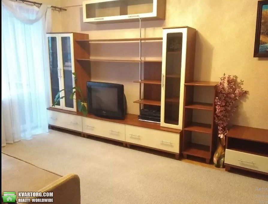 Rent out 2-room apartment. Киев, Верховного Совета — photo 1